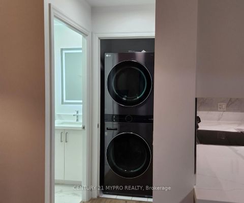 Photo 13 at 3010 - 35 Balmuto Street, Bay Street Corridor, Toronto