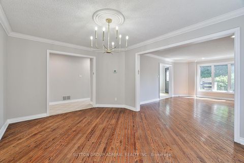 Photo 12 at 27 Green Acres Road, Uplands, Vaughan