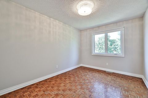 Photo 33 at 27 Green Acres Road, Uplands, Vaughan