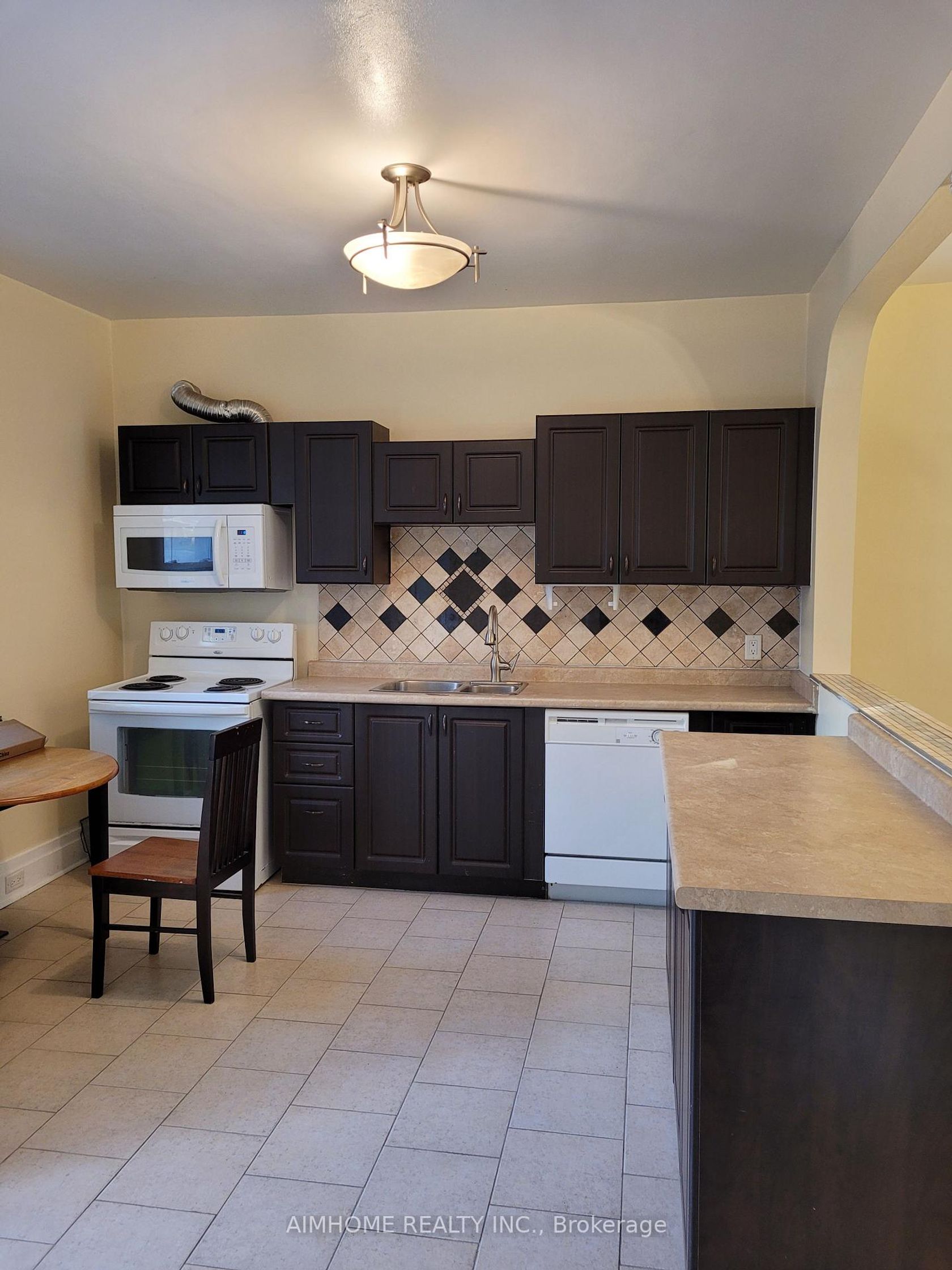 76 Penatang Street, Codrington, Barrie photo number 2