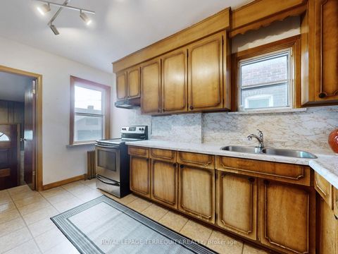 Photo 11 at 371 Strathmore Boulevard, Danforth, Toronto
