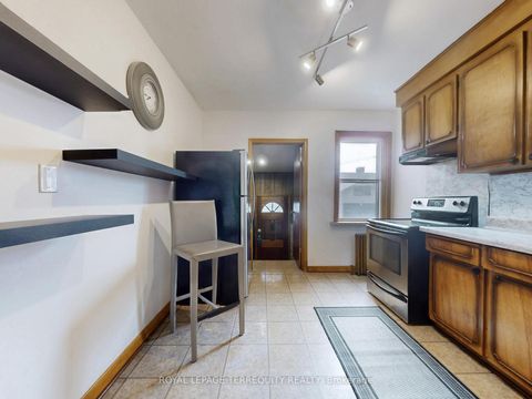 Photo 15 at 371 Strathmore Boulevard, Danforth, Toronto
