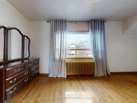Photo 25 at 371 Strathmore Boulevard, Danforth, Toronto