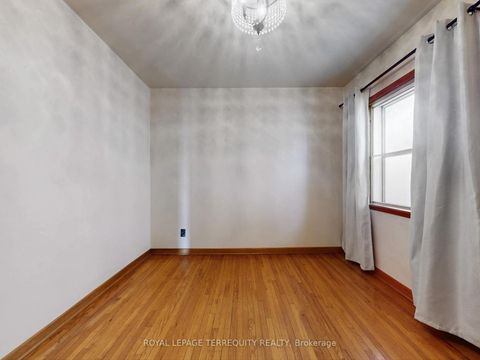 Photo 32 at 371 Strathmore Boulevard, Danforth, Toronto