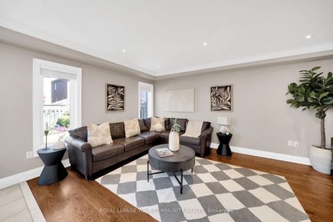 Photo 14 at 57 Deepsprings Crescent, Vellore Village, Vaughan