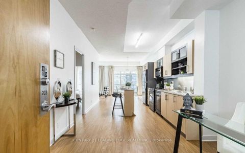 Photo 2 at 203 - 350 Wellington Street W, Waterfront Communities C1, Toronto