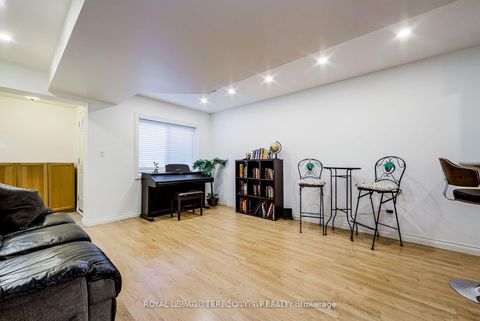 Photo 23 at 329 Lippincott Street, University, Toronto