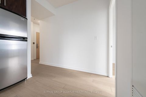 Photo 17 at 3805 - 65 Bremner Boulevard, Waterfront Communities C1, Toronto