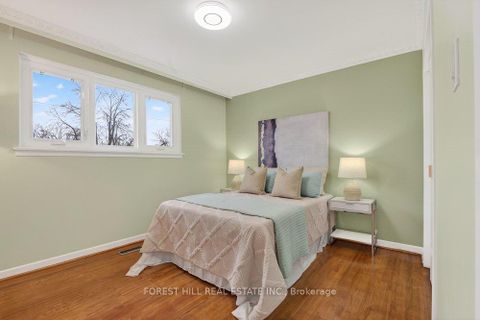 Photo 20 at 26 Fontainbleau Drive, Newtonbrook West, Toronto