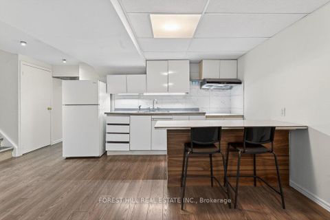 Photo 21 at 26 Fontainbleau Drive, Newtonbrook West, Toronto