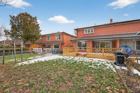 Photo 26 at 26 Fontainbleau Drive, Newtonbrook West, Toronto