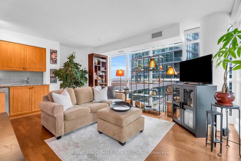 Photo 11 at 583 - 209 Fort York Boulevard, Niagara, Toronto