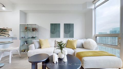 Photo 7 at 3111 - 30 Roehampton Avenue, Mount Pleasant West, Toronto