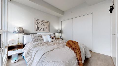 Photo 14 at 3111 - 30 Roehampton Avenue, Mount Pleasant West, Toronto