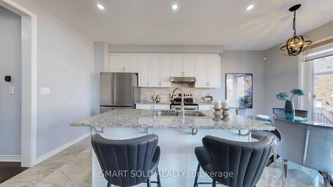 Photo 10 at 8 Casely Avenue, Rural Richmond Hill, Richmond Hill