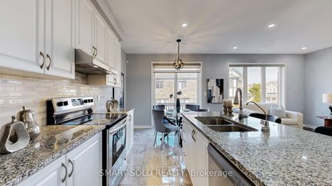 Photo 12 at 8 Casely Avenue, Rural Richmond Hill, Richmond Hill