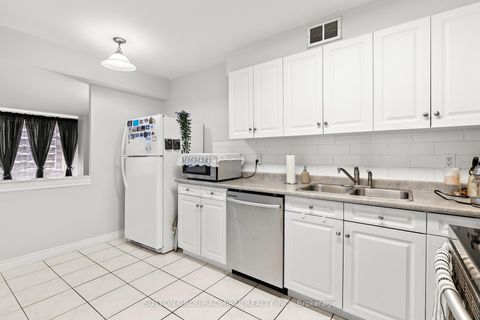 Photo 7 at 712 - 25 Four Winds Drive, York University Heights, Toronto