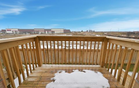 Photo 4 at 44 - 209 Danzatore Path, Windfields, Oshawa