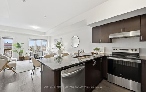 Photo 10 at 44 - 209 Danzatore Path, Windfields, Oshawa