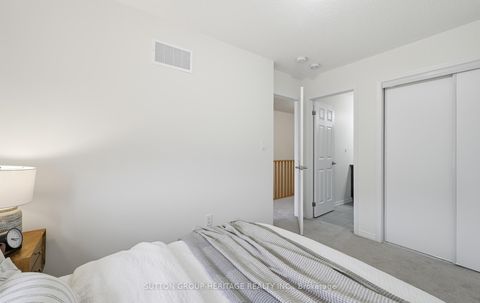 Photo 15 at 44 - 209 Danzatore Path, Windfields, Oshawa