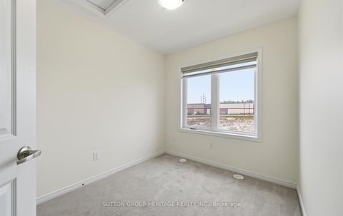 Photo 20 at 44 - 209 Danzatore Path, Windfields, Oshawa