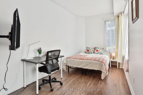 Photo 5 at 3 Herzberg Gardens, York University Heights, Toronto