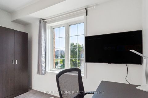 Photo 8 at 3 Herzberg Gardens, York University Heights, Toronto