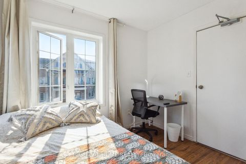 Photo 9 at 3 Herzberg Gardens, York University Heights, Toronto