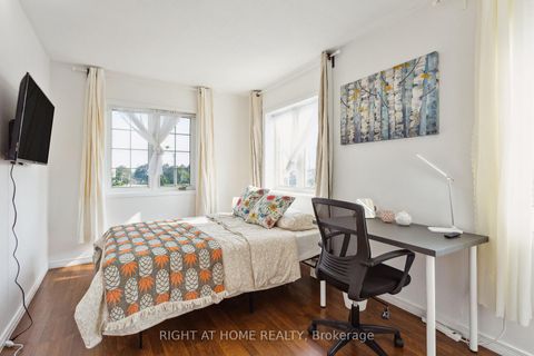 Photo 12 at 3 Herzberg Gardens, York University Heights, Toronto