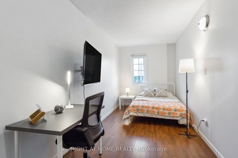 Photo 13 at 3 Herzberg Gardens, York University Heights, Toronto