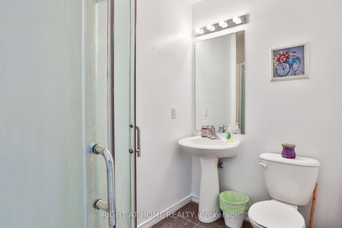 Photo 14 at 3 Herzberg Gardens, York University Heights, Toronto
