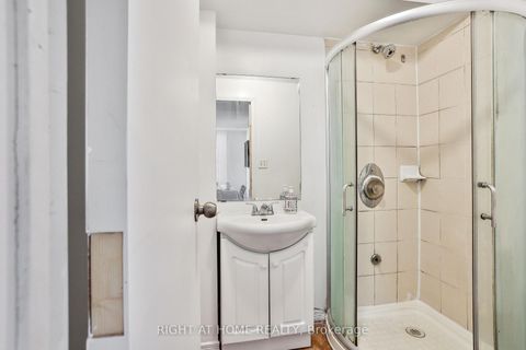 Photo 20 at 3 Herzberg Gardens, York University Heights, Toronto