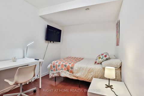 Photo 23 at 3 Herzberg Gardens, York University Heights, Toronto