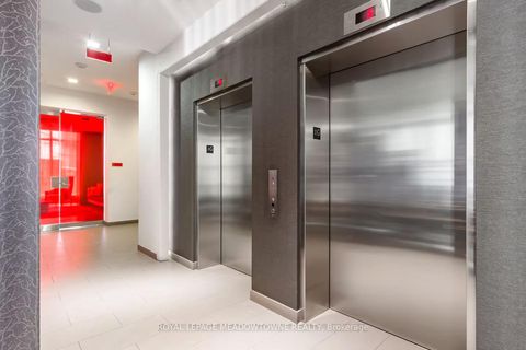 Photo 2 at 210 - 560 Front Street W, Waterfront Communities C1, Toronto