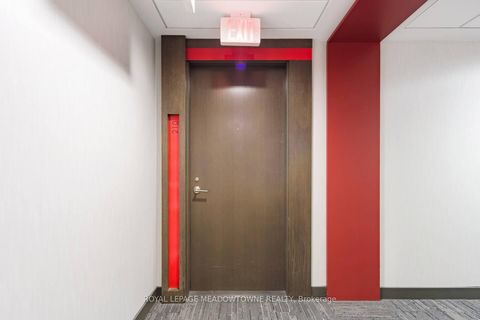 Photo 3 at 210 - 560 Front Street W, Waterfront Communities C1, Toronto