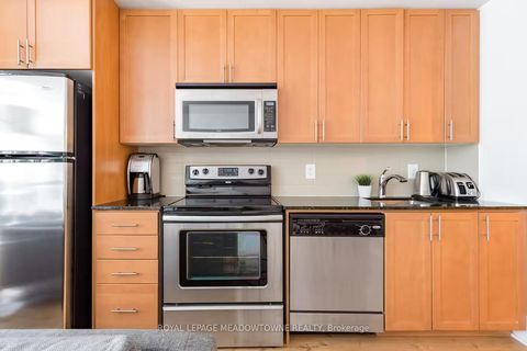 Photo 8 at 210 - 560 Front Street W, Waterfront Communities C1, Toronto