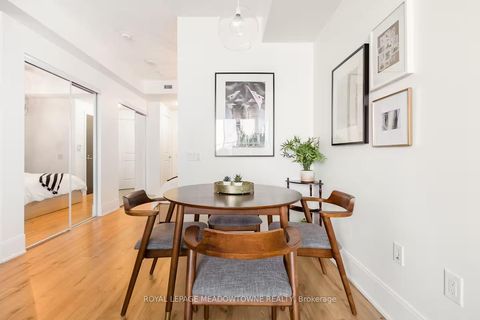 Photo 10 at 210 - 560 Front Street W, Waterfront Communities C1, Toronto