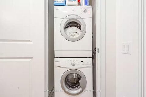 Photo 19 at 210 - 560 Front Street W, Waterfront Communities C1, Toronto