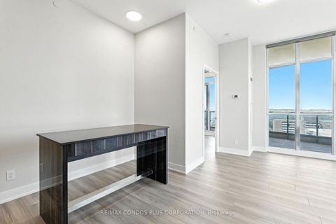 Photo 7 at Lph15 - 9471 Yonge Street, Observatory, Richmond Hill