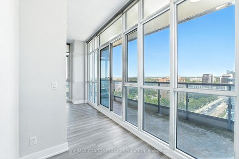 Photo 8 at Lph15 - 9471 Yonge Street, Observatory, Richmond Hill