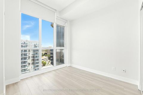 Photo 17 at Lph15 - 9471 Yonge Street, Observatory, Richmond Hill