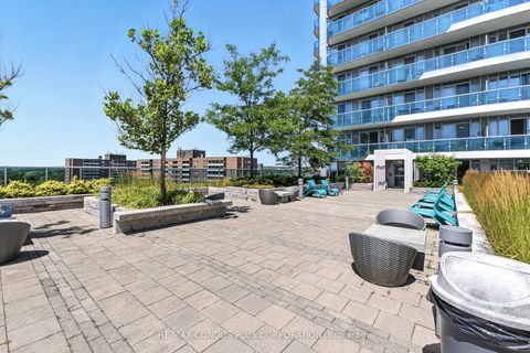 Photo 22 at Lph15 - 9471 Yonge Street, Observatory, Richmond Hill