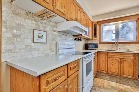 Photo 10 at 166 Lynnbrook Drive, Woburn, Toronto