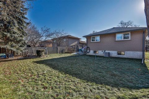Photo 21 at 166 Lynnbrook Drive, Woburn, Toronto