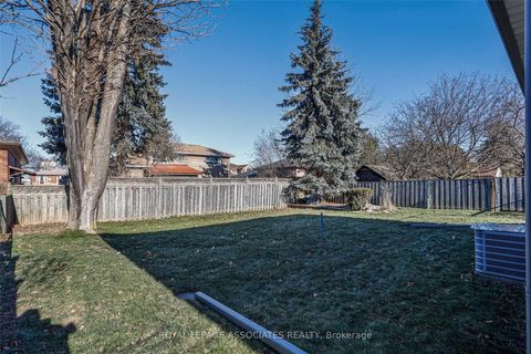 Photo 23 at 166 Lynnbrook Drive, Woburn, Toronto