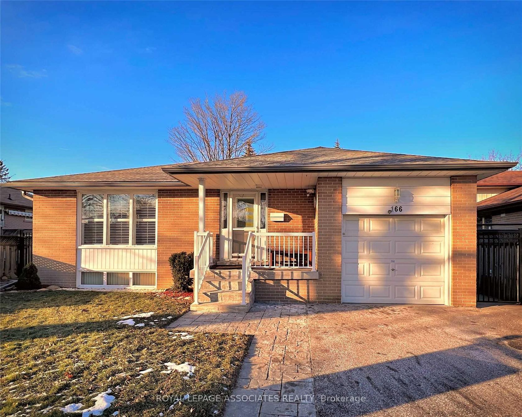 166 Lynnbrook Drive, Woburn, Toronto 