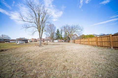 Photo 10 at 75 Stockdale Crescent, North Richvale, Richmond Hill