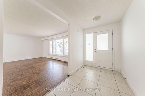 Photo 13 at 75 Stockdale Crescent, North Richvale, Richmond Hill