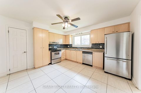 Photo 18 at 75 Stockdale Crescent, North Richvale, Richmond Hill