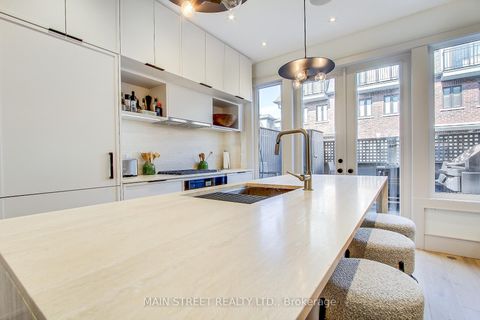 Photo 8 at 27 - 12 Powseland Crescent, West Woodbridge, Vaughan